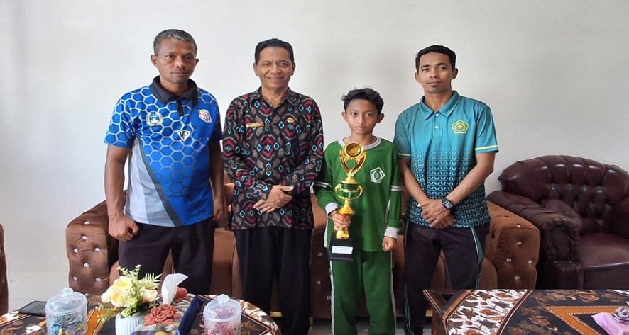Mengharukan, MTsN 2 Mabar Raih Juara 1  Bulu Tangkis Putra O2SN Tingkat Kecamatan Komodo