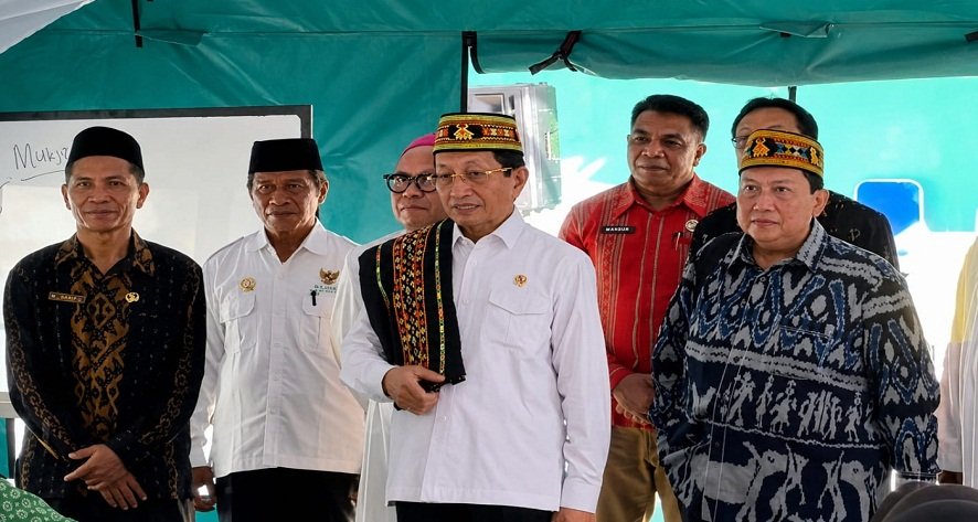 Menag Nasaruddin Umar Kunjungi MTsN 2 Manggarai Barat, Tinjau Dampak Gempa dan Pastikan Pembelajaran Tetap Berjalan